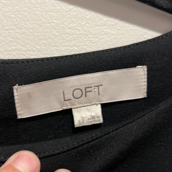LOFT Black shift dress with front and back darts.  Size 6 T - Picture 8 of 11